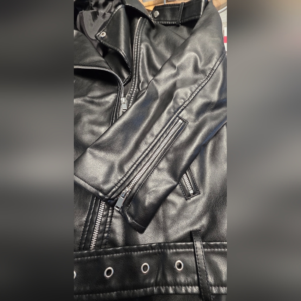 Women's Black Faux Leather Jacket Biker Jacket Size Small NEW! - Picture 4 of 8
